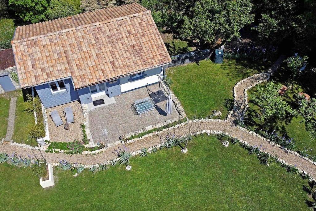 Вилла Chez Camille Verines  Экстерьер фото